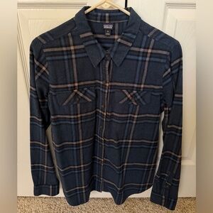 Patagonia Women’s Navy and Brown Organic Plaid Flannel Button Down Shirt